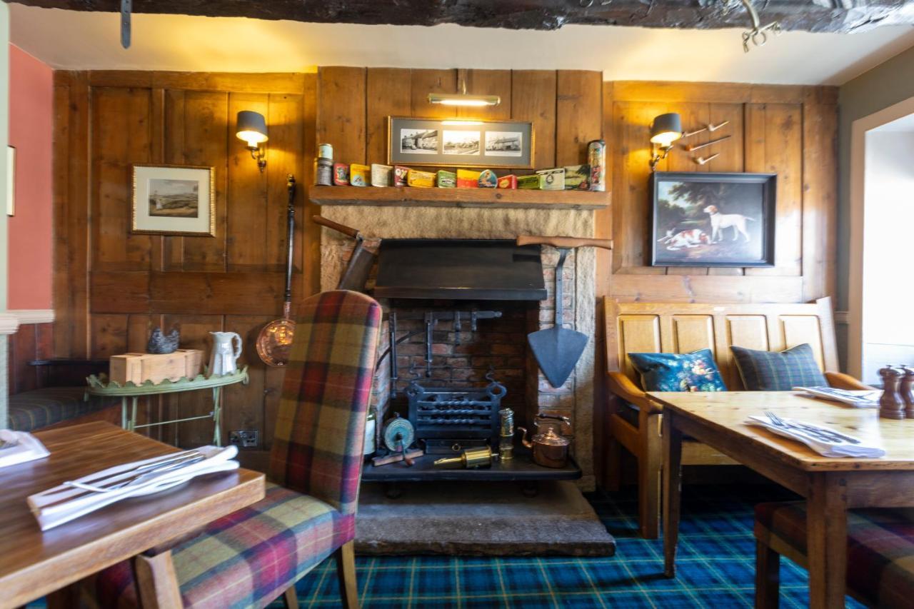 The Fox And Hounds Country